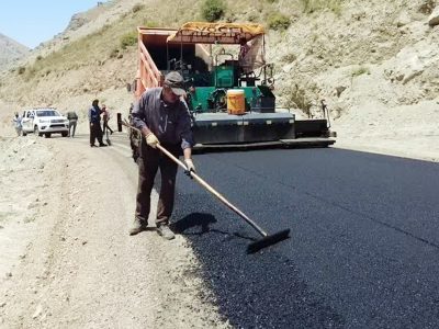 اجرای پروژه آسفالت راه روستایی اهوارک به خوران شهرستان طالقان