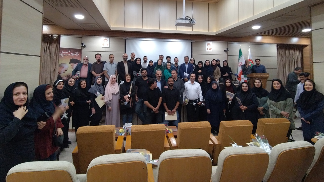 نشست زندی فر مدیر کل راهداری و حمل و نقل جاده ای استان البرز با اصحاب رسانه استان البرز (گزارش تصویری) نشست زندی فر مدیر کل راهداری و حمل و نقل جاده ای استان البرز با اصحاب رسانه استان البرز (گزارش تصویری)