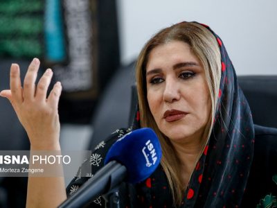 نسیم ادبی دوباره کارگردانی میکند