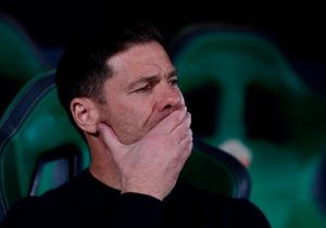 واکنش آلونسو به توقف رئال و نیمکت نشینی وینیسیوس